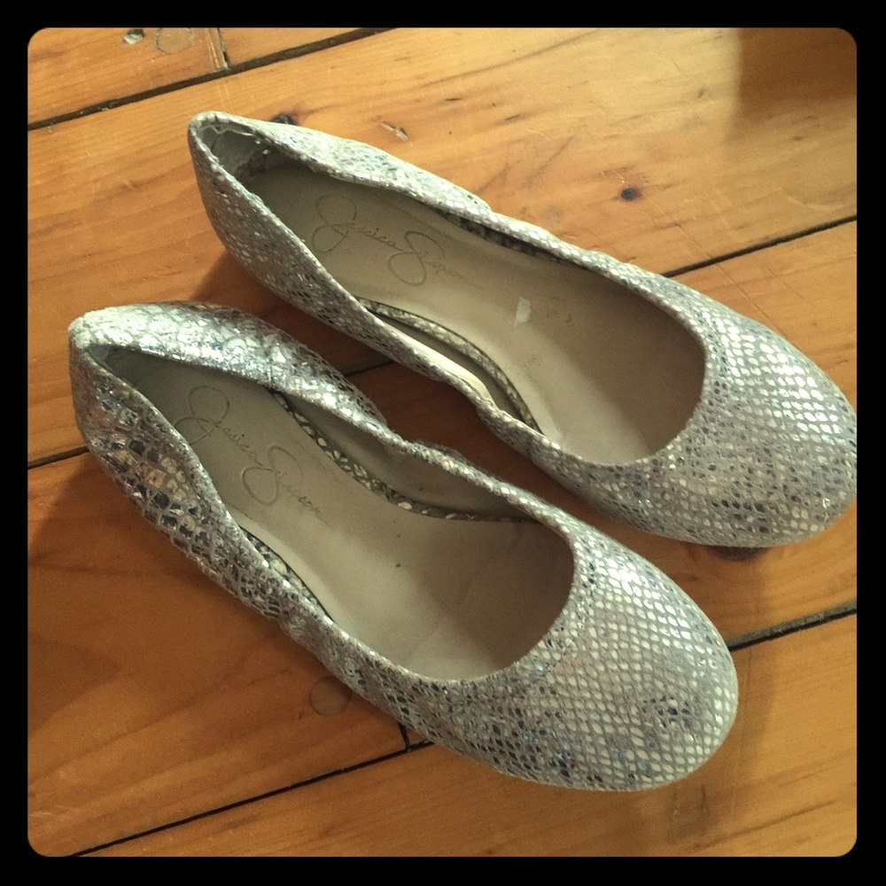 Size 6 Jessica Simpson flats